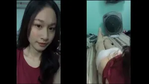 Gái xinh cute show hàng trên gác lửng