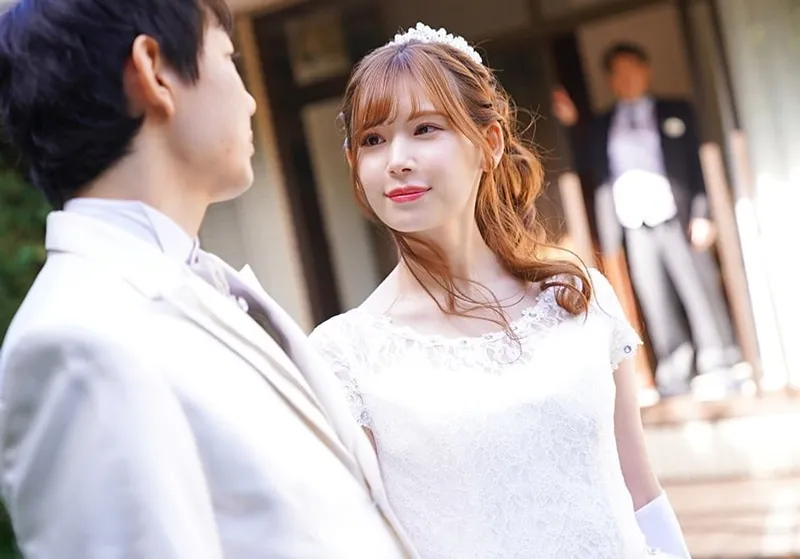 Bố chồng chịch bạn gái của con trai ngay sau lễ cưới của con trai